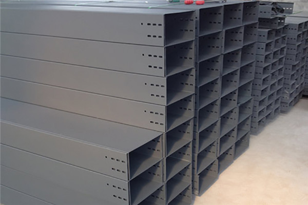 山東橋架的安裝過程中，施工者如何進(jìn)行橋架連接工作?