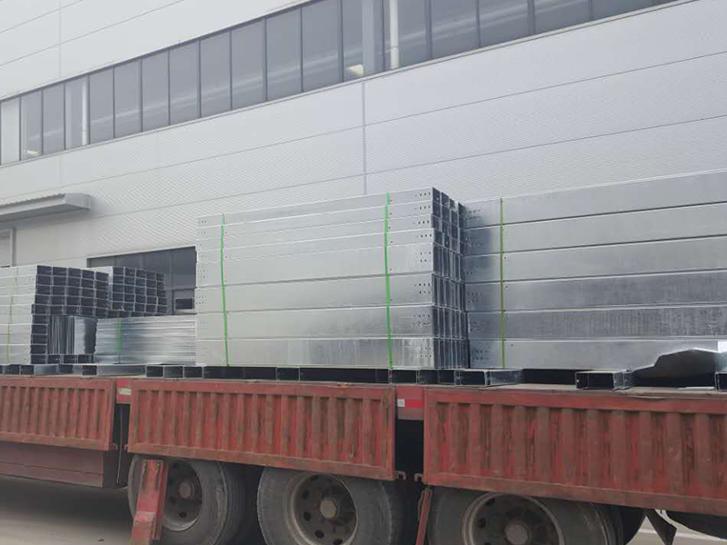 槽式電纜橋架-010